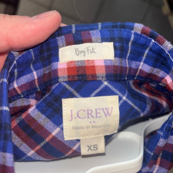J.Crew Boy Fit Plaid Flannel Shirt Women’s XS Red Blue Long Sleeve Button Down - Picture 3 of 4